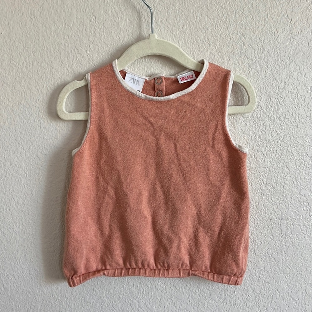 Sleeveless zara girl top open circle on back